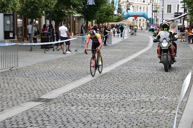 进行了一系 进行了一系